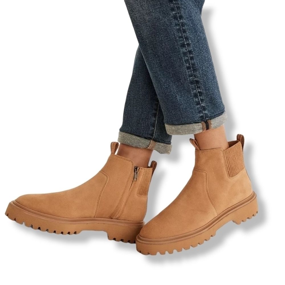 Madewell Suede Lugsole Chelsea Boots In Distant Sand Size 10
